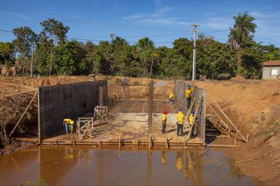Terraplanagem e construção de bueiro celular - Morada do Sol (2ª etapa CAF)
