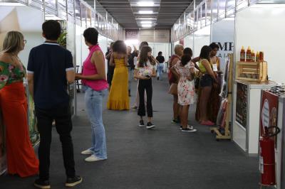 1ª ExpoBeleza Palmas - Curso harmonia  do corte no visagismo