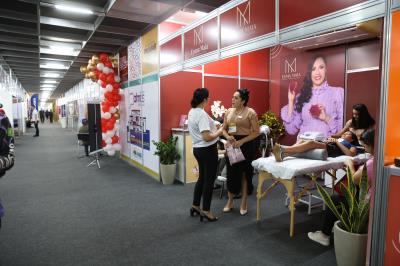 1ª ExpoBeleza Palmas - Curso harmonia  do corte no visagismo
