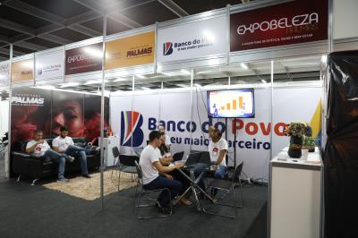 1ª ExpoBeleza Palmas - Curso harmonia  do corte no visagismo
