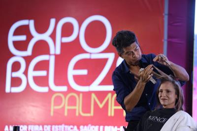 1ª ExpoBeleza Palmas - Curso harmonia  do corte no visagismo