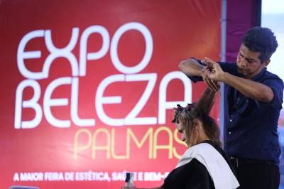 1ª ExpoBeleza Palmas - Curso harmonia  do corte no visagismo