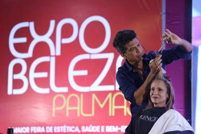 1ª ExpoBeleza Palmas - Curso harmonia  do corte no visagismo