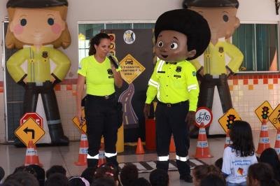 Sesmu pormove ação educativa de trãnsito na Semana Nacional do Trânsito para os alunos do Cmei Criança Feliz