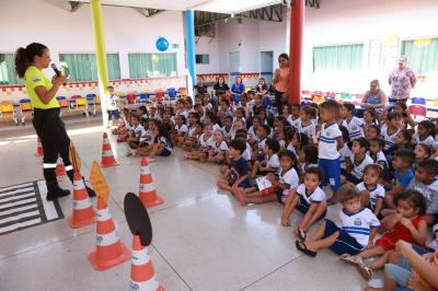 Sesmu pormove ação educativa de trãnsito na Semana Nacional do Trânsito para os alunos do Cmei Criança Feliz