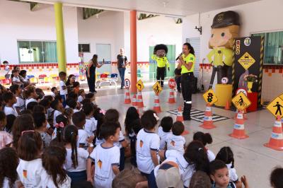 Sesmu pormove ação educativa de trãnsito na Semana Nacional do Trânsito para os alunos do Cmei Criança Feliz