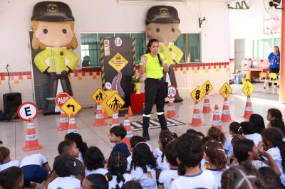 Sesmu pormove ação educativa de trãnsito na Semana Nacional do Trânsito para os alunos do Cmei Criança Feliz