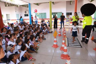 Sesmu pormove ação educativa de trãnsito na Semana Nacional do Trânsito para os alunos do Cmei Criança Feliz
