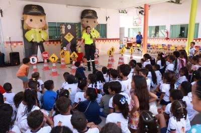 Sesmu pormove ação educativa de trãnsito na Semana Nacional do Trânsito para os alunos do Cmei Criança Feliz