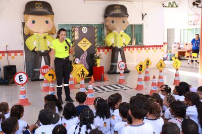 Sesmu pormove ação educativa de trãnsito na Semana Nacional do Trânsito para os alunos do Cmei Criança Feliz