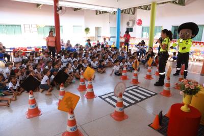 Sesmu pormove ação educativa de trãnsito na Semana Nacional do Trânsito para os alunos do Cmei Criança Feliz