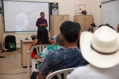 Campanha Nacional de Valorização da Pessoa Idosa realizada no CRAS Karajá I localizado no Aureny III