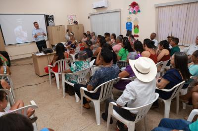 Campanha Nacional de Valorização da Pessoa Idosa realizada no CRAS Karajá I localizado no Aureny III