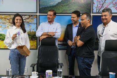 Secretária de Bem-Estar Animal Gabriela Siqueira Campos se reúne com deputados federais do Tocantins